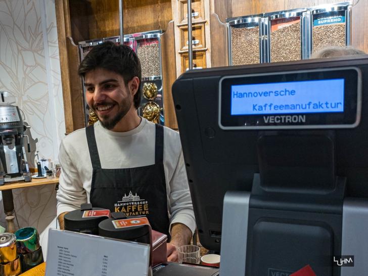 Alan AlKontar servierte uns leckeren Kaffee – Foto: Thorsten Luhm