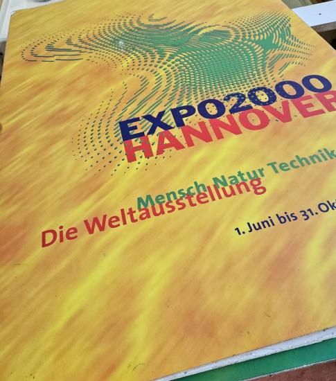 Werbeplakat mit dem markanten EXPO-Logo